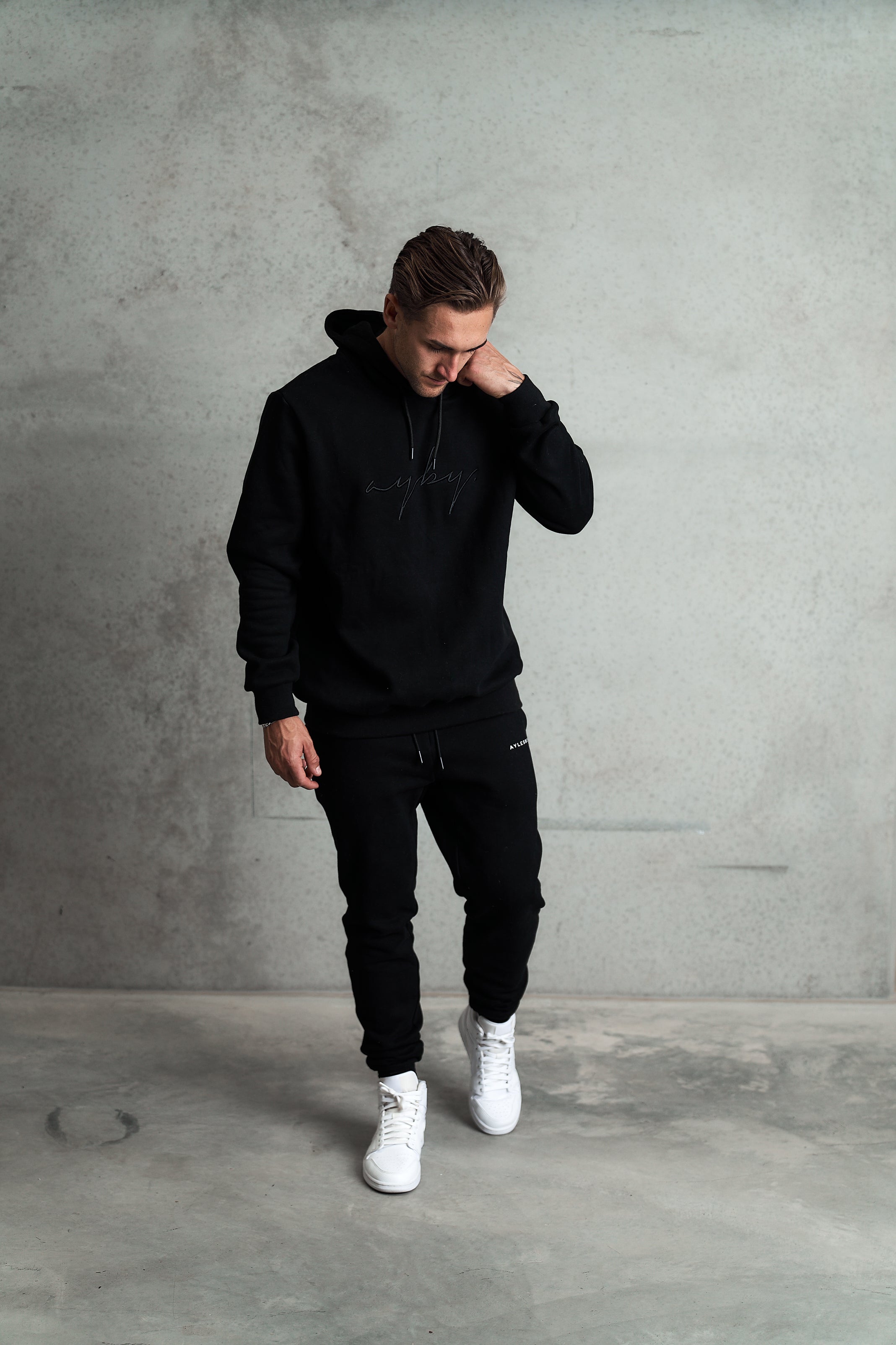 Signature Hoodie - Black